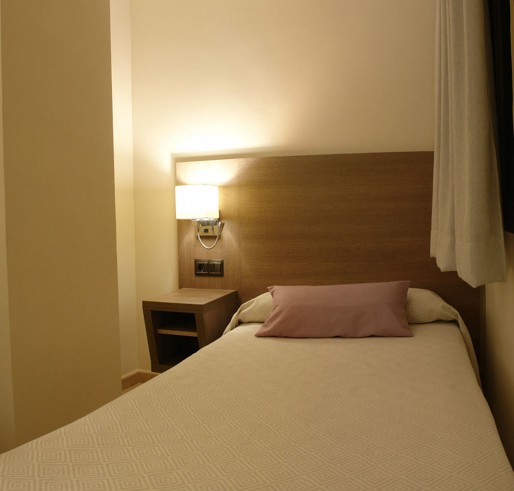 Hotel Avenida Plaza Alzira Ngoại thất bức ảnh